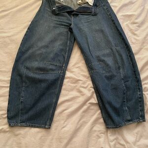 Woman’s Highrise ultra soft Horseshoe Jeans